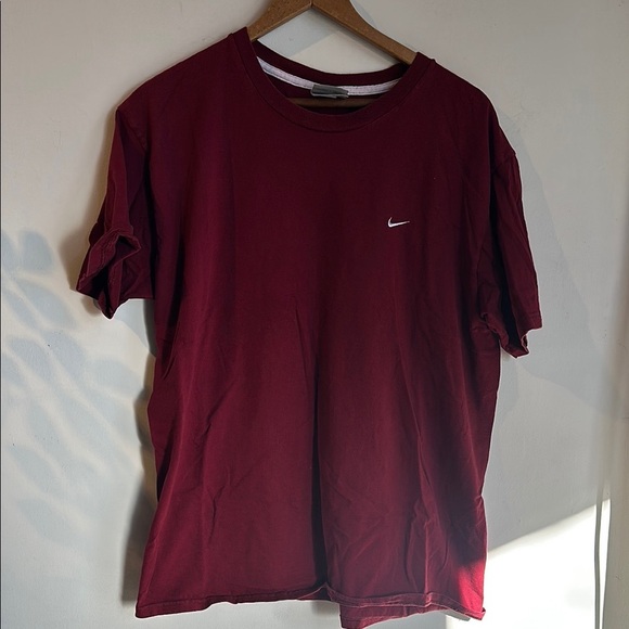 Nike Men's Maroon T-Shirt - Picture 1 of 4